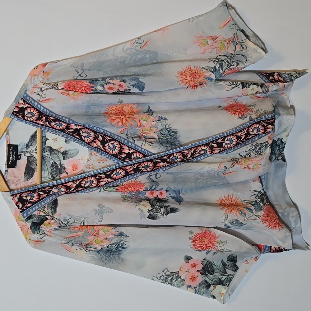 Feathers by Tolani Floral Cupro Wrap Blouse Top Size XL - Picture 10 of 11